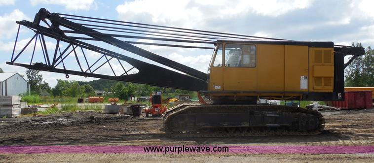 image for item G8661 1975 Lorain L-790 100-ton lattice boom crawler crane