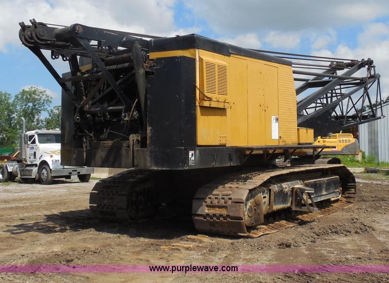 image for item G8661 1975 Lorain L-790 100-ton lattice boom crawler crane