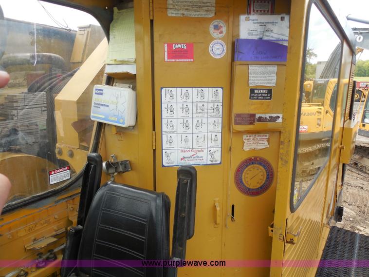 image for item G8661 1975 Lorain L-790 100-ton lattice boom crawler crane