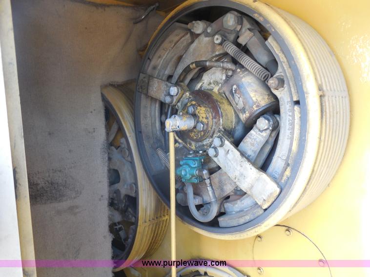 image for item G8661 1975 Lorain L-790 100-ton lattice boom crawler crane