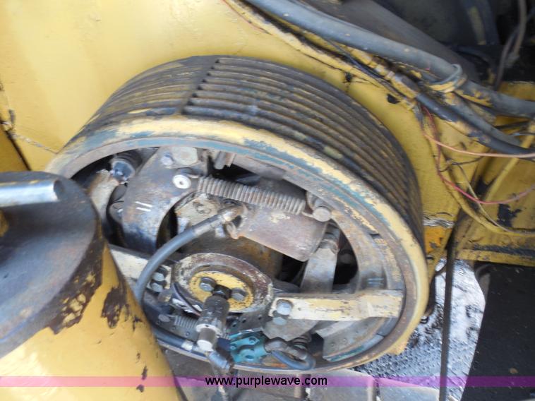 image for item G8661 1975 Lorain L-790 100-ton lattice boom crawler crane