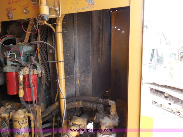 image for item G8661 1975 Lorain L-790 100-ton lattice boom crawler crane