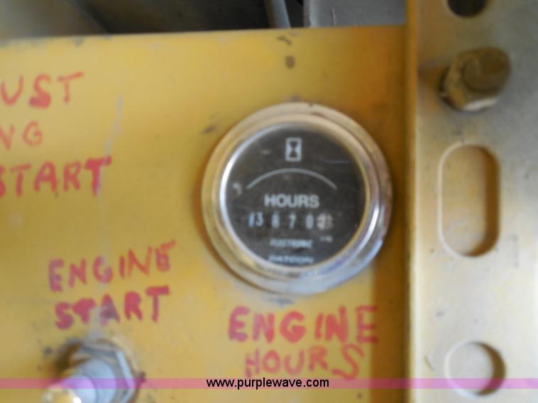 image for item G8661 1975 Lorain L-790 100-ton lattice boom crawler crane