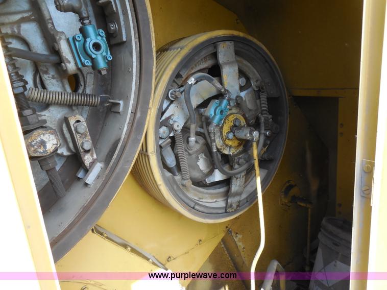 image for item G8661 1975 Lorain L-790 100-ton lattice boom crawler crane