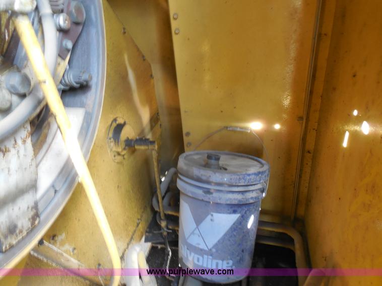 image for item G8661 1975 Lorain L-790 100-ton lattice boom crawler crane