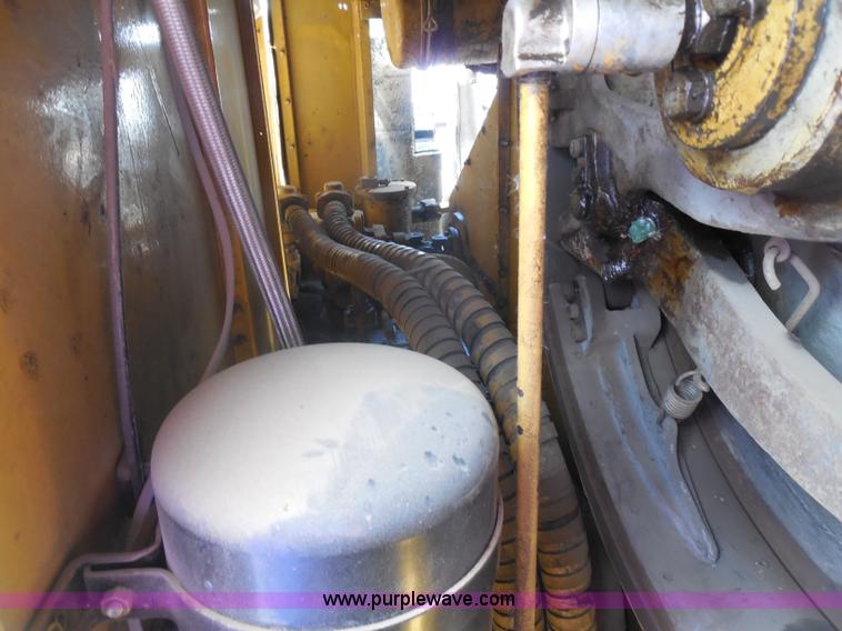 image for item G8661 1975 Lorain L-790 100-ton lattice boom crawler crane