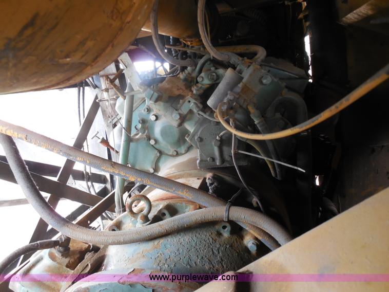 image for item G8661 1975 Lorain L-790 100-ton lattice boom crawler crane