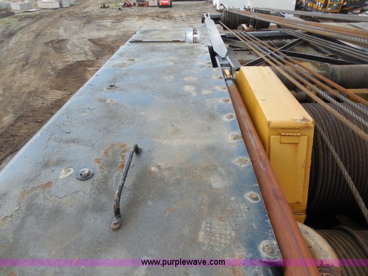 image for item G8661 1975 Lorain L-790 100-ton lattice boom crawler crane