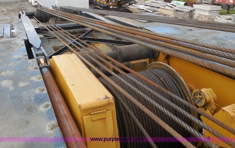 image for item G8661 1975 Lorain L-790 100-ton lattice boom crawler crane