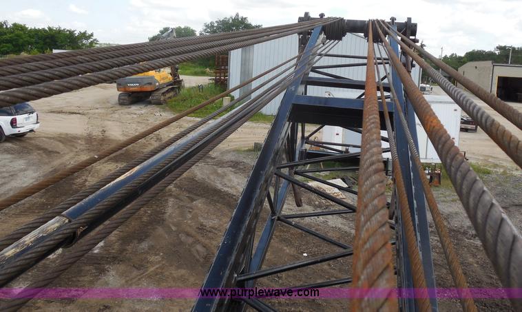 image for item G8661 1975 Lorain L-790 100-ton lattice boom crawler crane