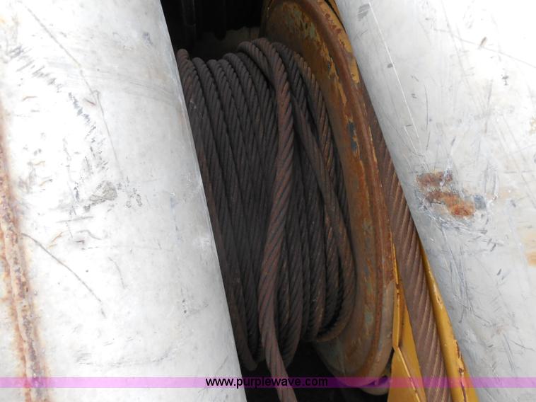 image for item G8661 1975 Lorain L-790 100-ton lattice boom crawler crane