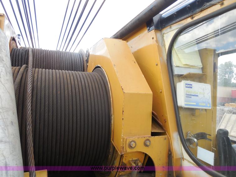 image for item G8661 1975 Lorain L-790 100-ton lattice boom crawler crane