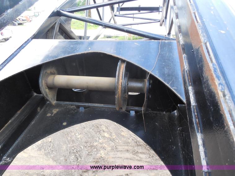 image for item G8661 1975 Lorain L-790 100-ton lattice boom crawler crane