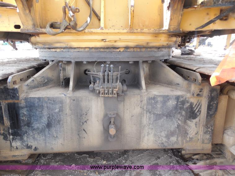 image for item G8661 1975 Lorain L-790 100-ton lattice boom crawler crane