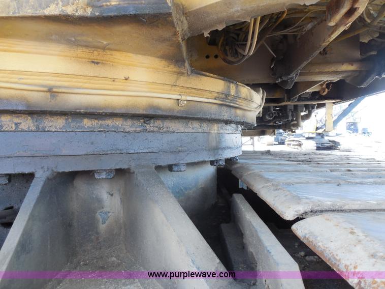 image for item G8661 1975 Lorain L-790 100-ton lattice boom crawler crane