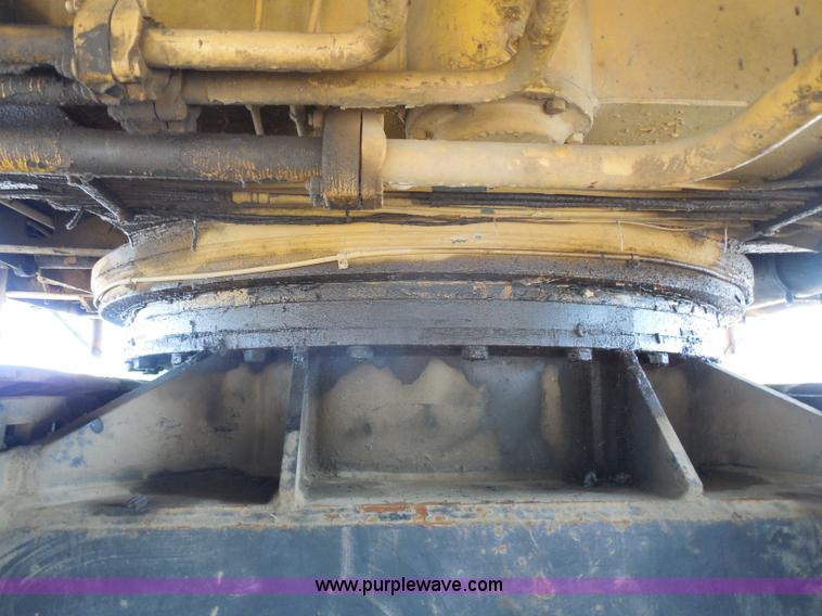 image for item G8661 1975 Lorain L-790 100-ton lattice boom crawler crane