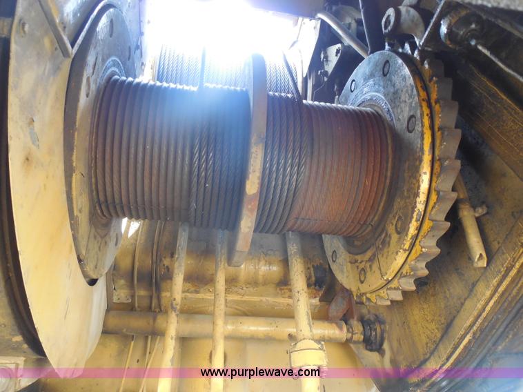 image for item G8661 1975 Lorain L-790 100-ton lattice boom crawler crane