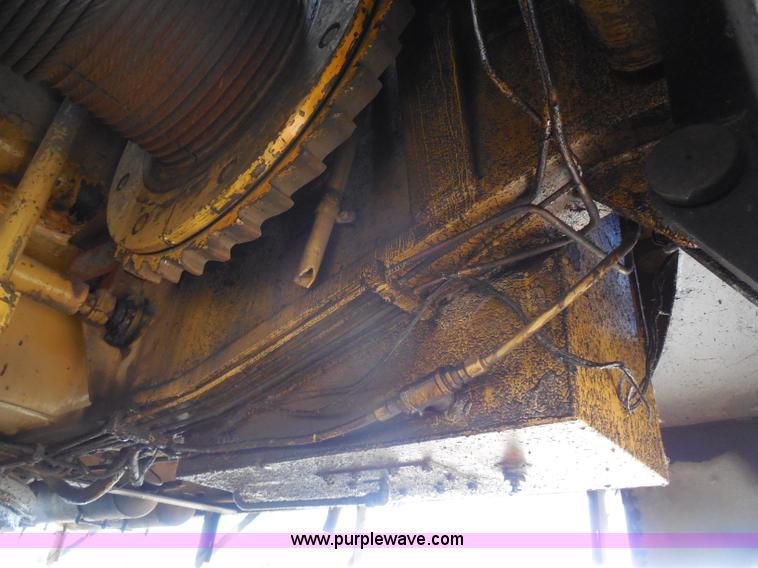 image for item G8661 1975 Lorain L-790 100-ton lattice boom crawler crane