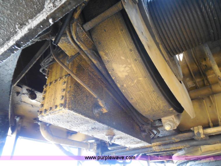 image for item G8661 1975 Lorain L-790 100-ton lattice boom crawler crane