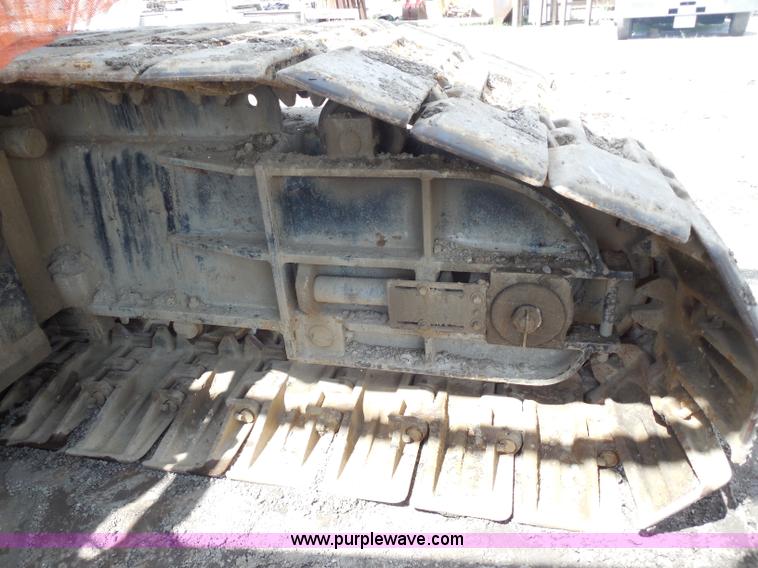 image for item G8661 1975 Lorain L-790 100-ton lattice boom crawler crane