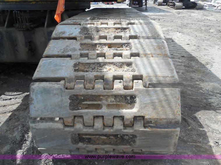 image for item G8661 1975 Lorain L-790 100-ton lattice boom crawler crane