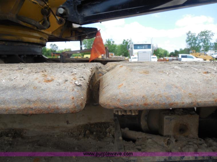 image for item G8661 1975 Lorain L-790 100-ton lattice boom crawler crane