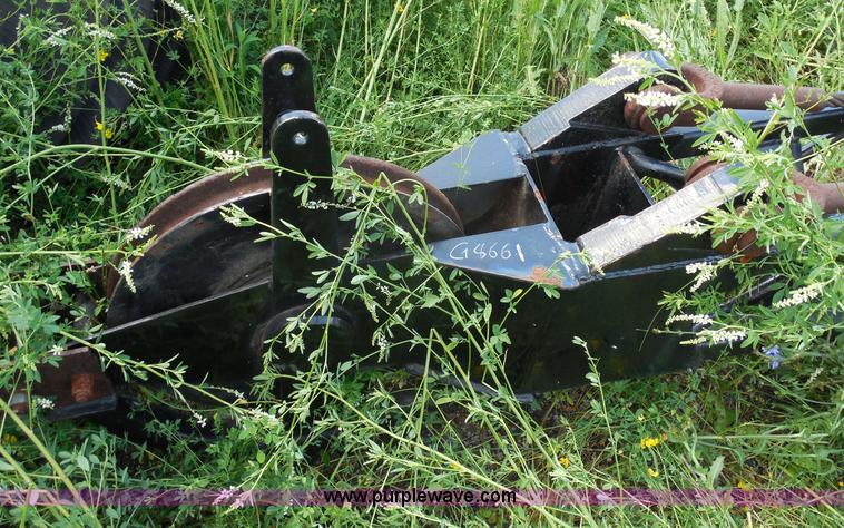 image for item G8661 1975 Lorain L-790 100-ton lattice boom crawler crane