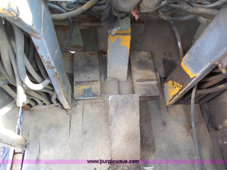 image for item G8663 1974 Lima 700-HC 80-ton lattice boom crawler crane