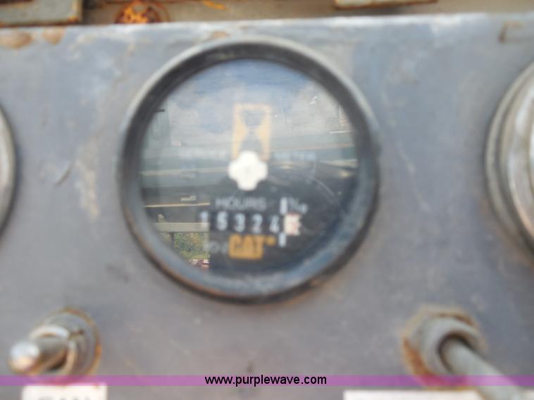 image for item G8663 1974 Lima 700-HC 80-ton lattice boom crawler crane