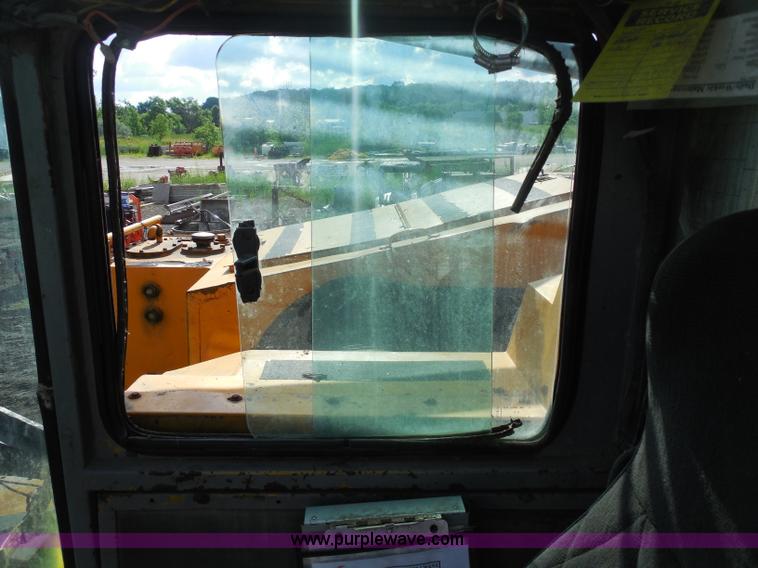 image for item G8663 1974 Lima 700-HC 80-ton lattice boom crawler crane