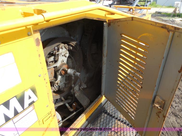 image for item G8663 1974 Lima 700-HC 80-ton lattice boom crawler crane