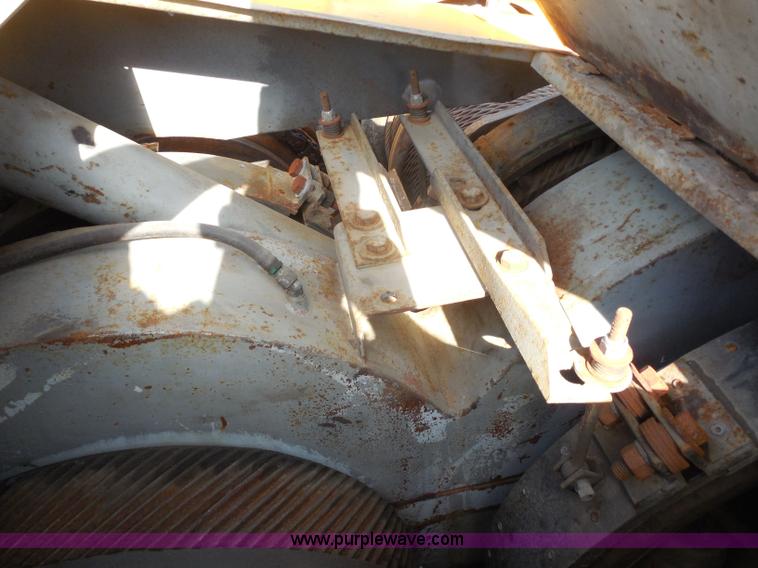 image for item G8663 1974 Lima 700-HC 80-ton lattice boom crawler crane