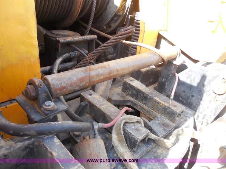 image for item G8663 1974 Lima 700-HC 80-ton lattice boom crawler crane