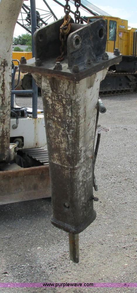 image for item G8664 Komac hydraulic breaker