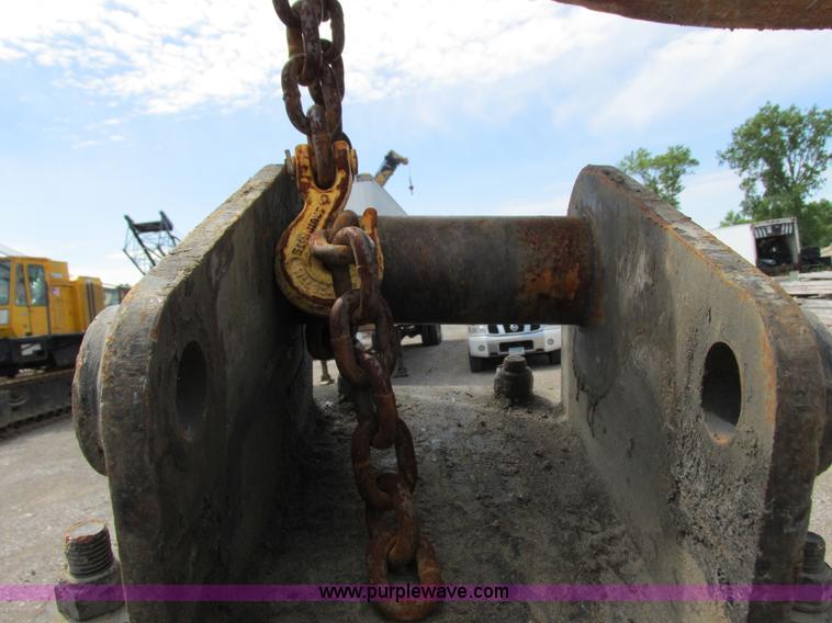 image for item G8664 Komac hydraulic breaker