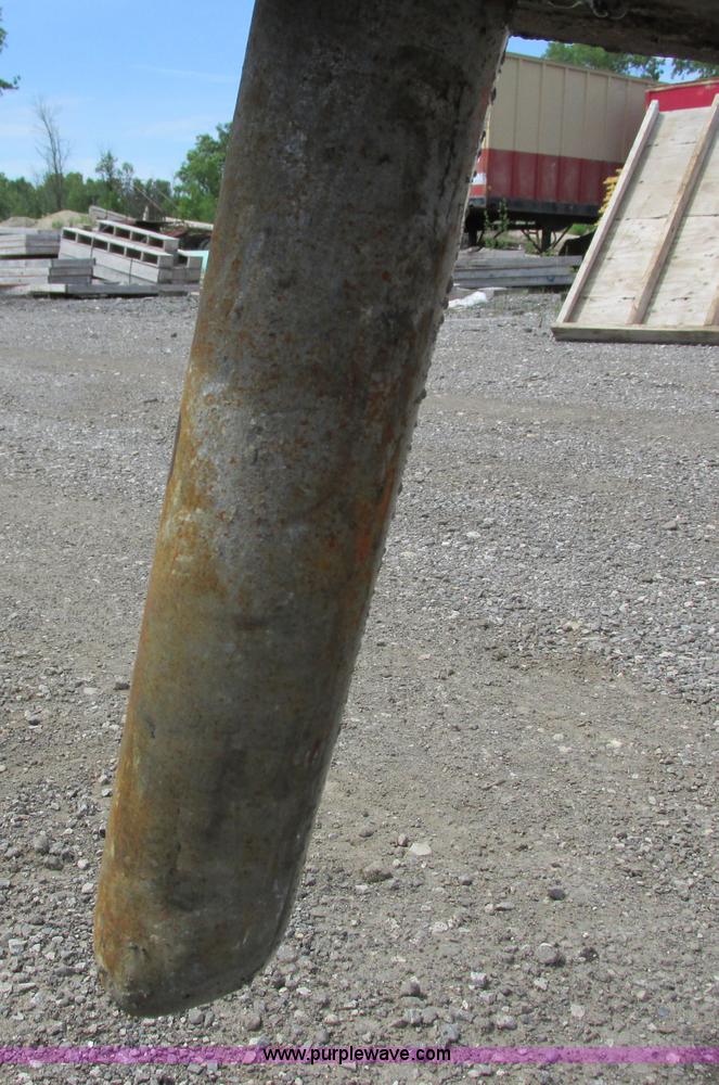 image for item G8664 Komac hydraulic breaker