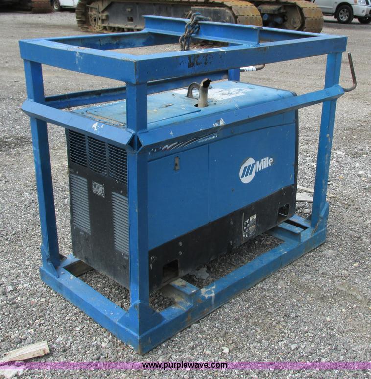 image for item G8665 Miller Bobcat 250 welder/generator
