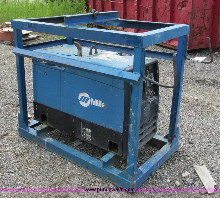 image for item G8665 Miller Bobcat 250 welder/generator