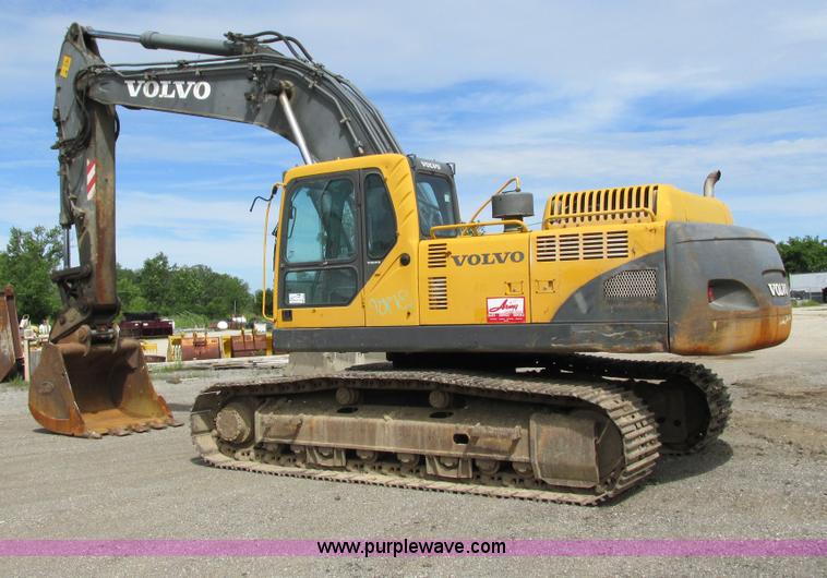 image for item G8666 2004 Volvo EC330BLC excavator