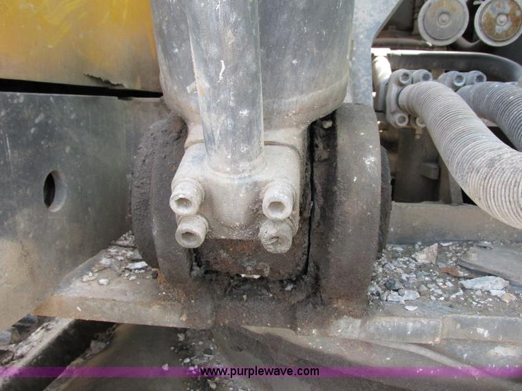 image for item G8666 2004 Volvo EC330BLC excavator