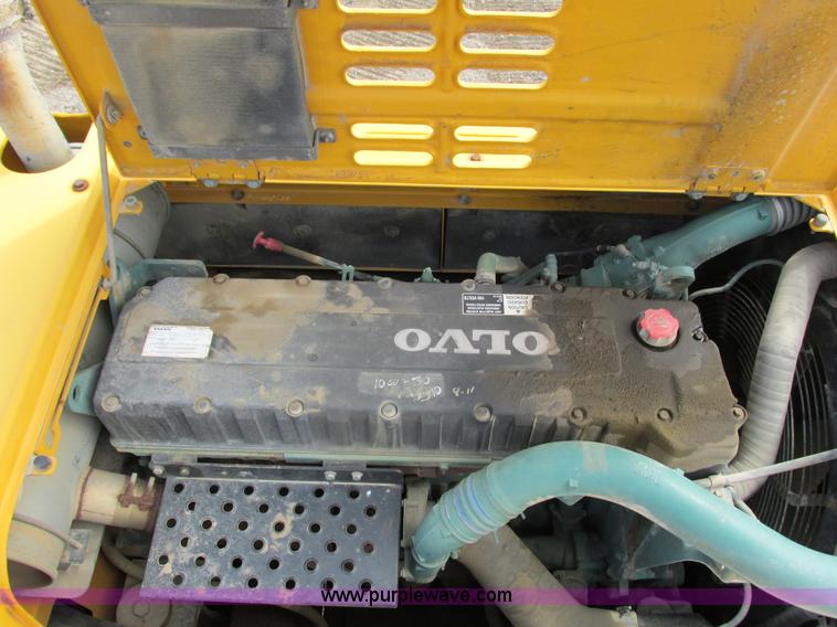 image for item G8666 2004 Volvo EC330BLC excavator