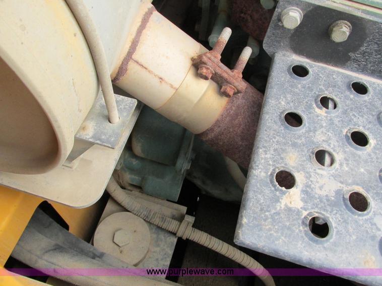 image for item G8666 2004 Volvo EC330BLC excavator