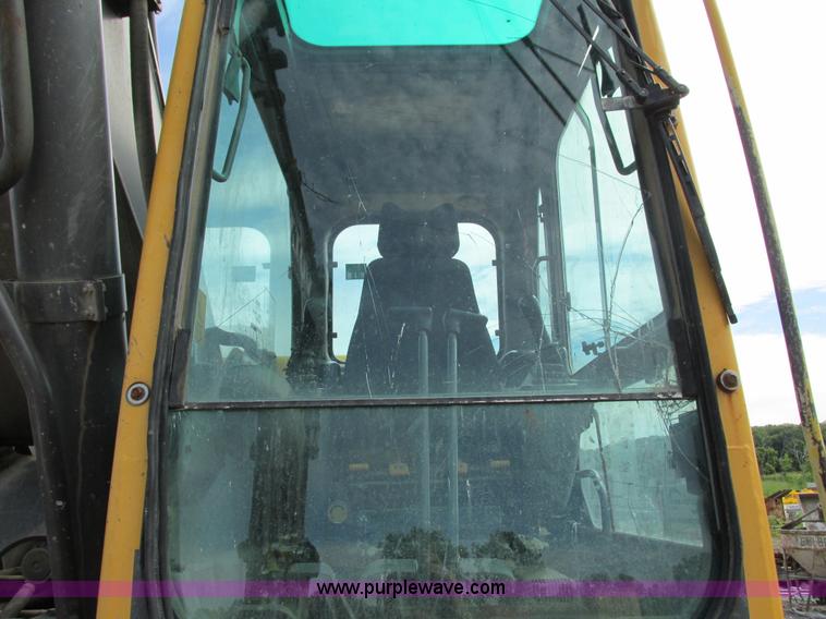 image for item G8666 2004 Volvo EC330BLC excavator