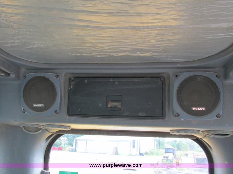 image for item G8666 2004 Volvo EC330BLC excavator