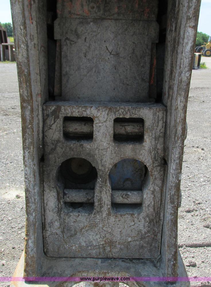 image for item G8671 NPK hydraulic breaker