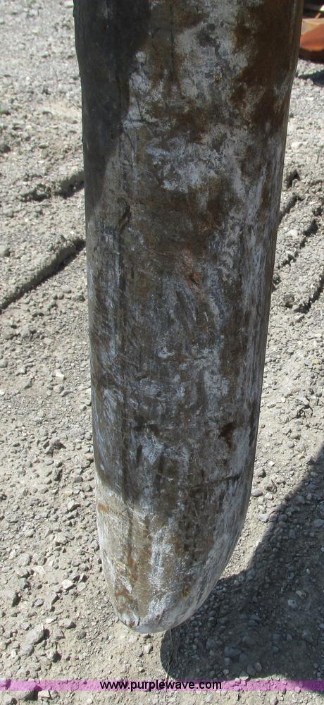 image for item G8671 NPK hydraulic breaker