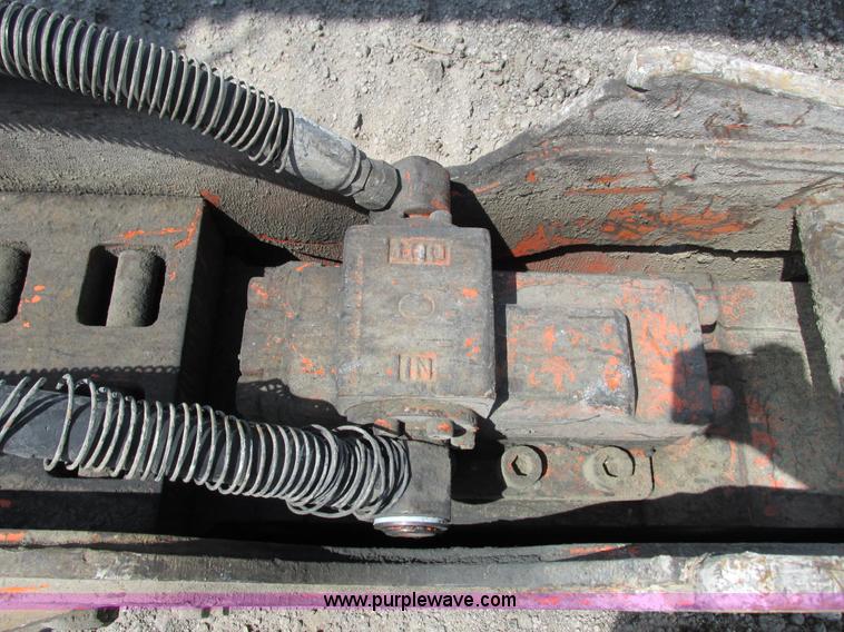 image for item G8671 NPK hydraulic breaker