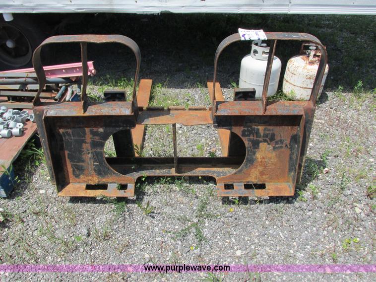 image for item G8672 Skid steer forks