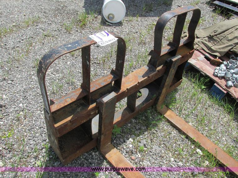 image for item G8672 Skid steer forks