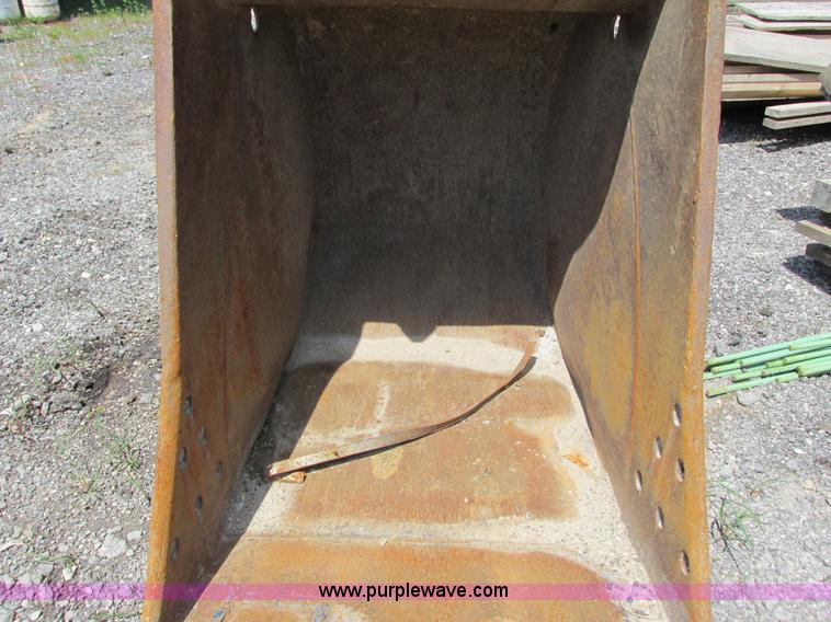 image for item G8673 Esco excavator bucket